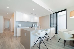 Condo (Luxurious Condo Ocean Views/Steps to ) | Exterior