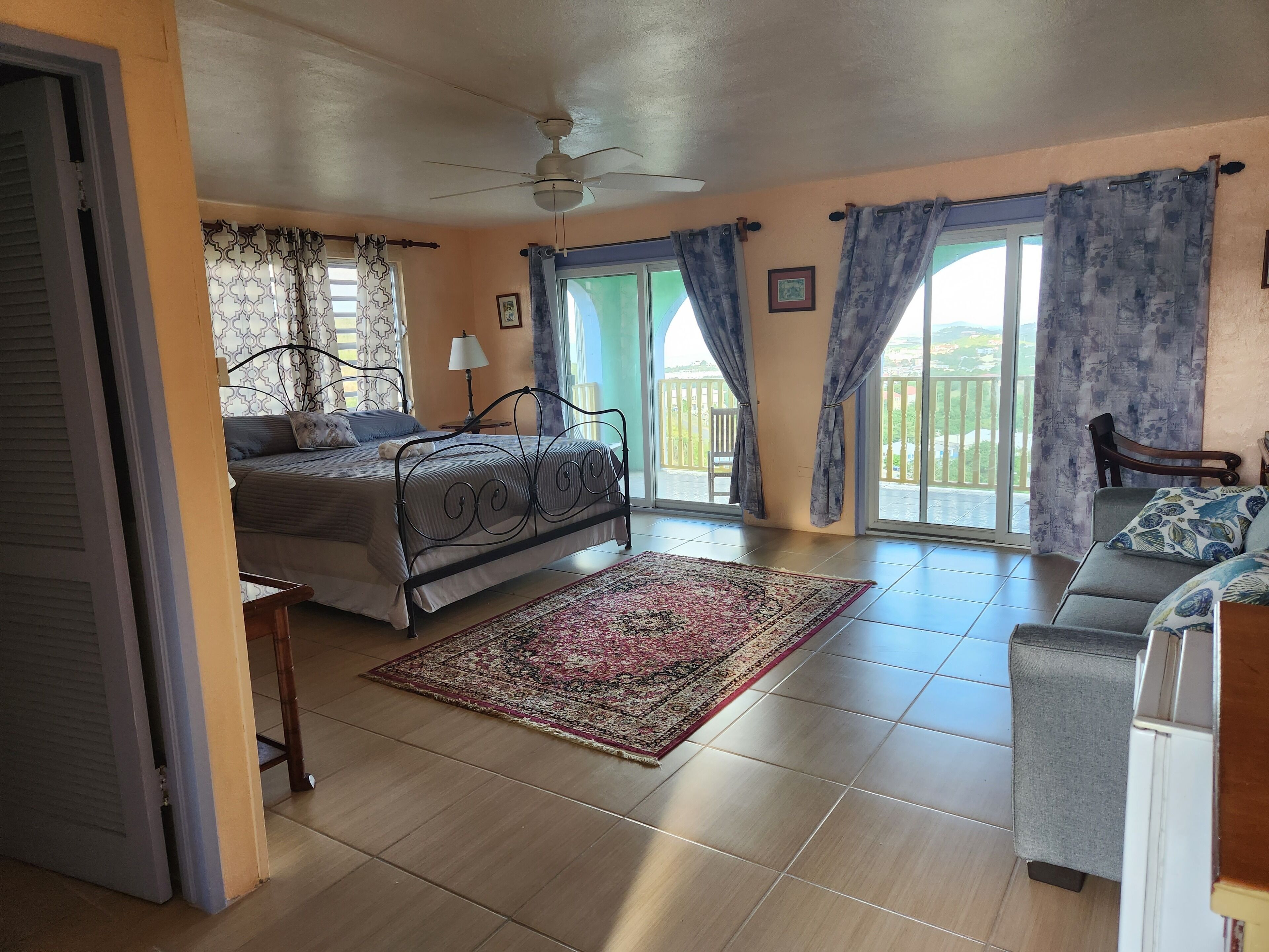 5 chambres, fer et planche à repasser, Wi-Fi gratuit, draps fournis