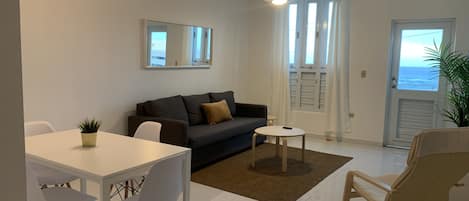 Basic Room | Living area