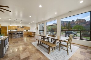 Dining - Southwest uptown retreat w/Panoramic Views/ Hottub (Sedona)
