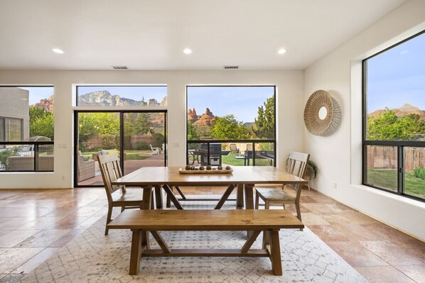 Dining - Southwest uptown retreat w/Panoramic Views/ Hottub (Sedona)
