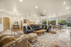 Älytelevisio, pöytätennispöytä, stereot