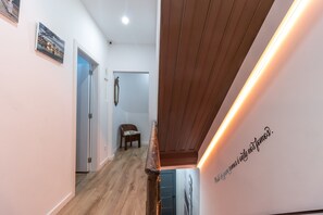 Handrails in hallways - Coimbra City Charm (Coimbra)