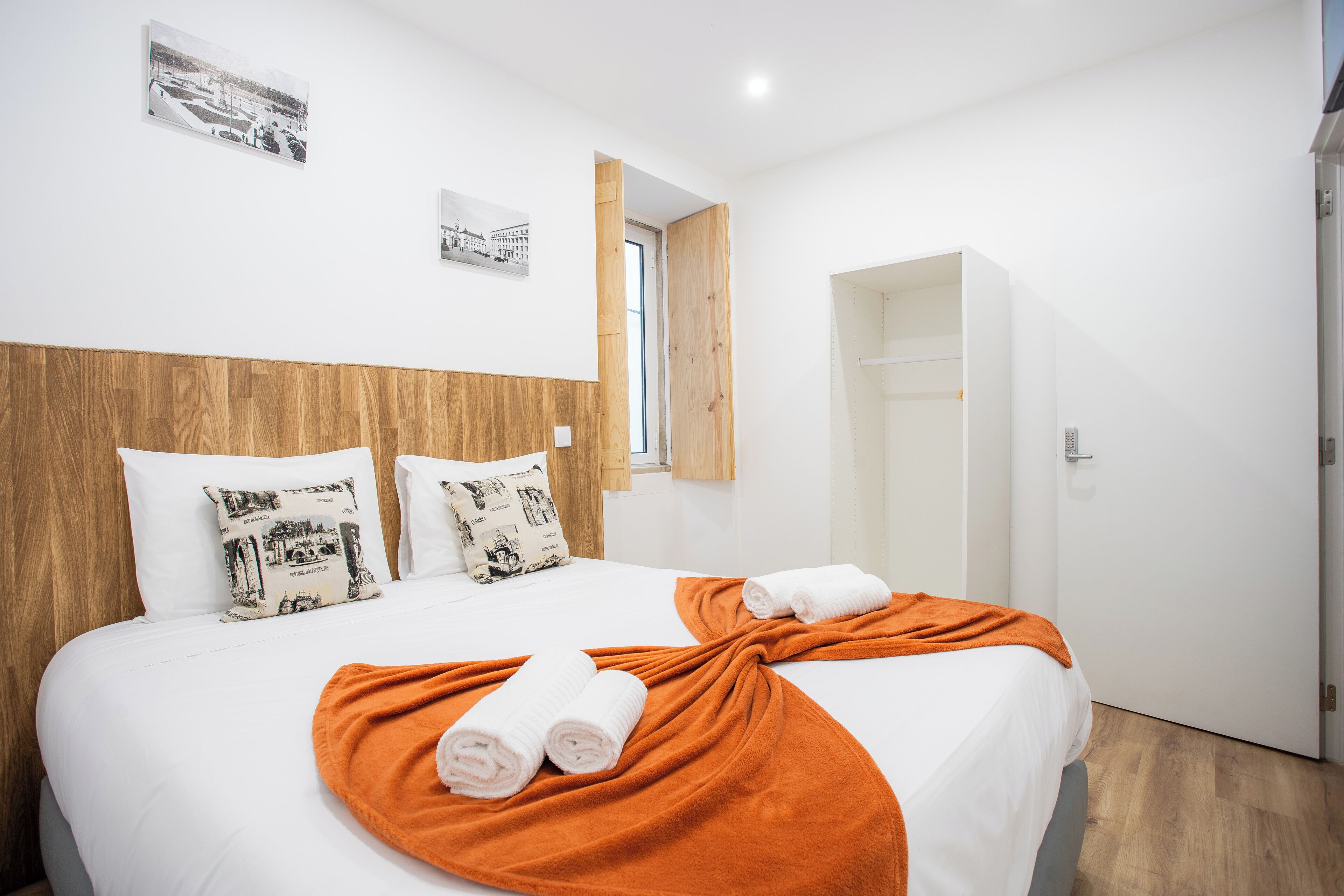 Deluxe Double Room | Individually decorated, soundproofing, iron/ironing board, free WiFi