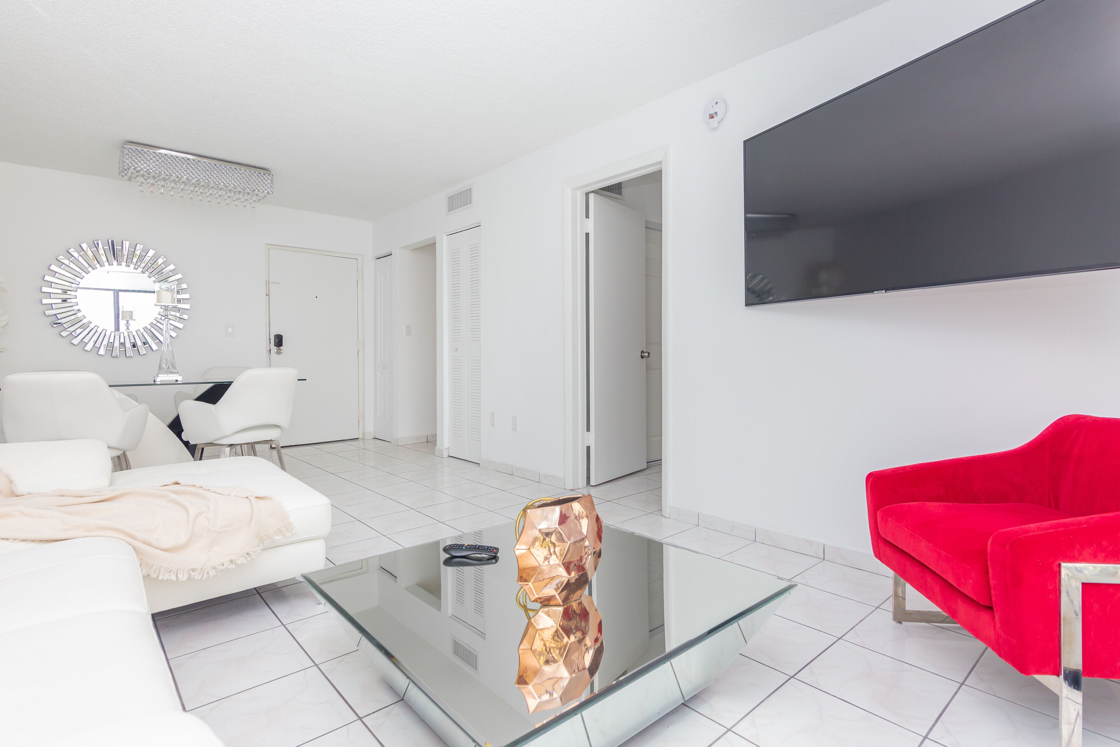 Miami Downtown Apartment with Free Parking- 5 minutes to Wynwood