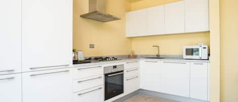 微波爐、焗爐、洗碗機