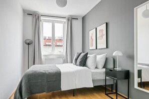 2 bedrooms, iron/ironing board, WiFi, bed sheets - Bright Margareten 2BR, easy access to Matzleinsdorferplatz, by Blueground (Vienna)
