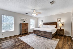 5 habitaciones, escritorio, wifi gratis y ropa de cama 