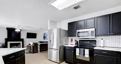 Pet Friendly 5 Bedroom Home
