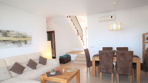 Living area - Beautiful  villa for 6 people with pool, WIFI, A/C, TV, patio and panoramic view (Polop)