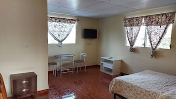 1 bedroom, desk, free WiFi, bed sheets