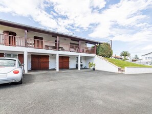 Exterior - Lovely apartment for 4 guests with WIFI, TV and terrace (Anglet)