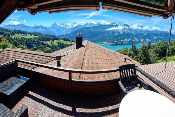 Himmel, Eigentum, Gebäude, Wolke, Azurblau, Blau, Berg, Holz, Schatten, Haus