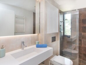 Hair dryer - Stunning  villa for 7 people with A/C, WIFI, pool, TV, terrace and panoramic view (Palafrugell)
