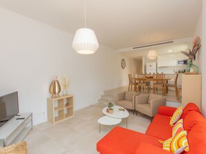 TV - Stunning  villa for 7 people with A/C, WIFI, pool, TV, terrace and panoramic view (Palafrugell)
