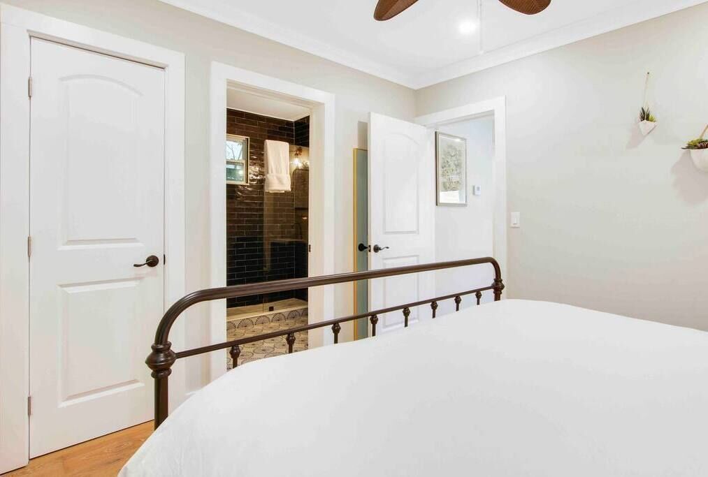 1 slaapkamer, een strijkplank/strijkijzer, reisbedje, wifi