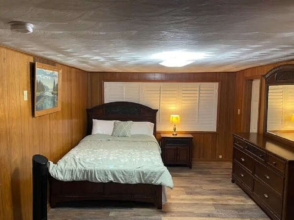 1 bedroom, desk, free WiFi - Specious House on 10 acres Orange Grove 1 Bedroom Apt Fridge (Frostproof)