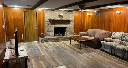Specious House on 10 acres Orange Grove 1 Bedroom Apt Fridge