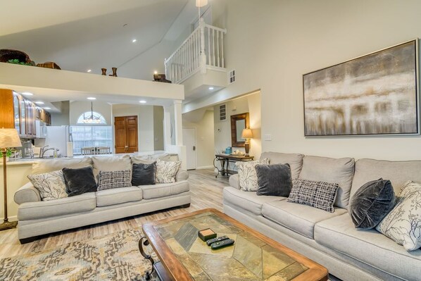 تلفزيون ذكي، ألعاب فيديو، مشغل دي في دي