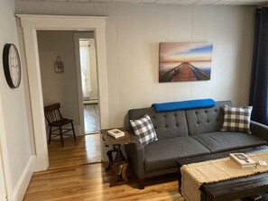 TV - 💥Brand New Unit! - UNH👩🏻‍🎓Portsmouth - FreeWine🍷 (Dover)