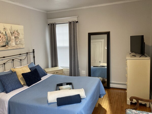 1 habitación, tabla de planchar con plancha y wifi 