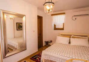 3 slaapkamers, een strijkplank/strijkijzer, wifi, beddengoed