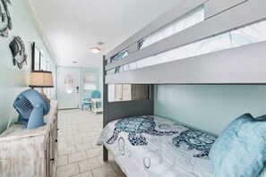 6 bedrooms, iron/ironing board, free WiFi, bed sheets