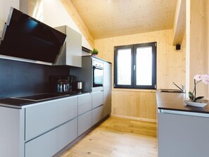 Frigorifero, microonde, forno, lavastoviglie