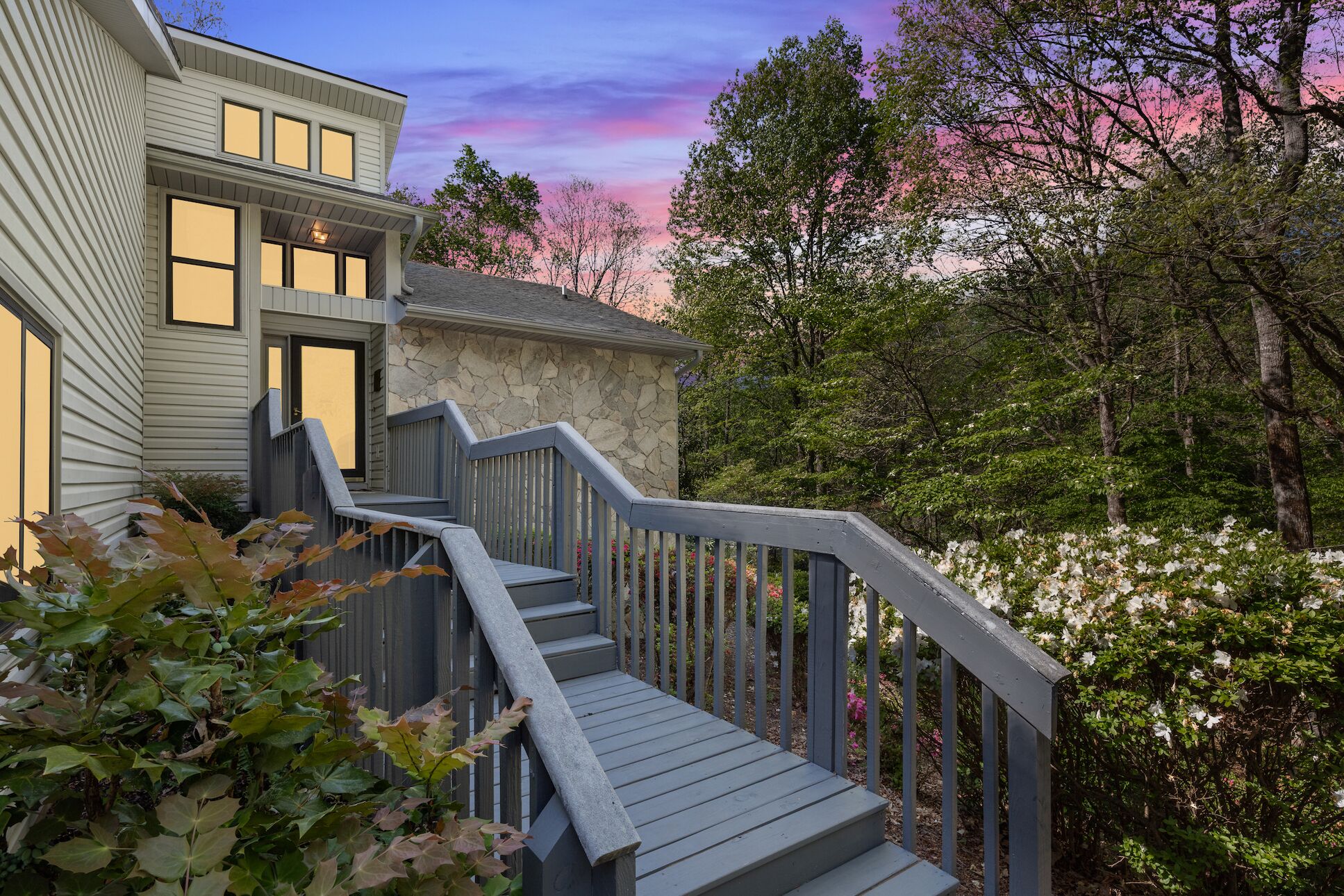 Good Vibes - Located in Rumbling Bald Resort, 3BR, 4.5BA, Air Hockey, Great Internet