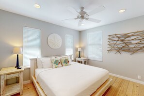 4 bedrooms, iron/ironing board, internet, bed sheets