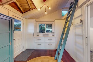 Interior - Charming beach cottage with an ocean view, WiFi, gas fireplace, & full kitchen (Bodega Bay)