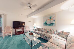 Fernseher, DVD-Player, Bücher