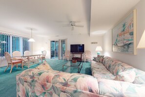 Fernseher, DVD-Player, Bücher