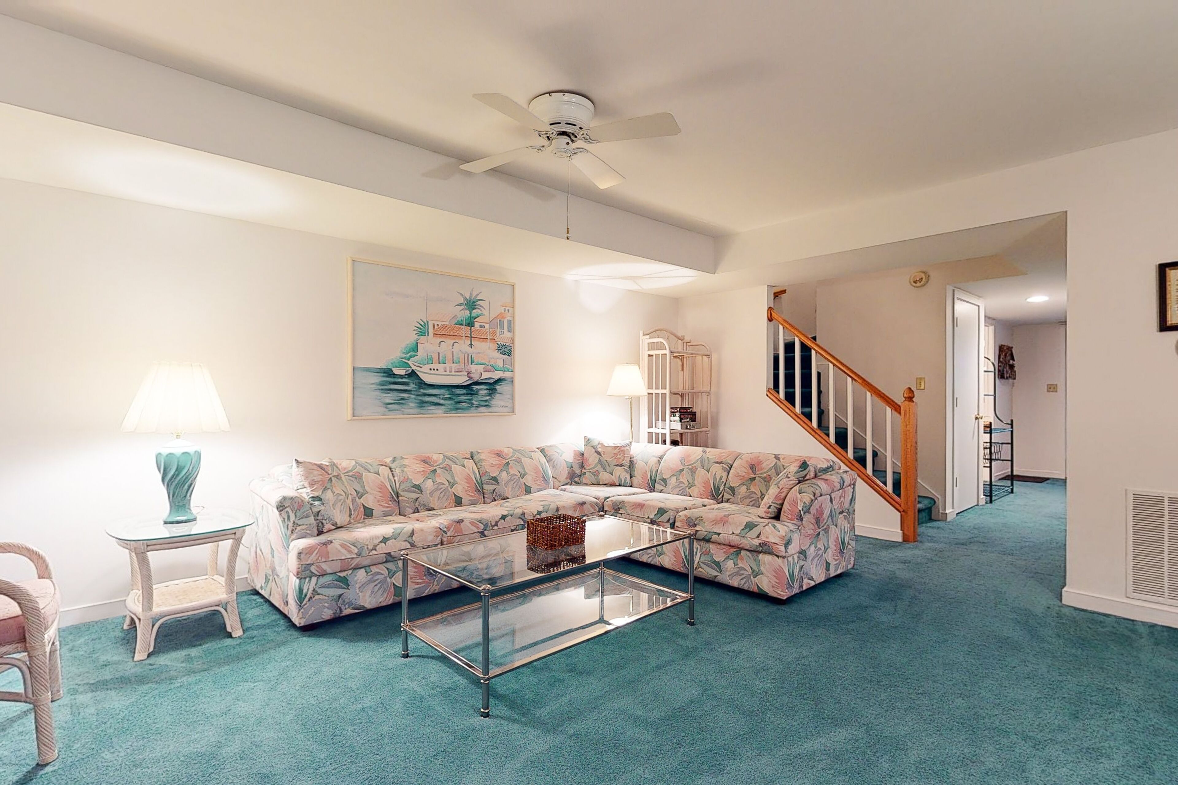 Steward's Watch getaway with fast WiFi, pool, tennis, screened porch & AC