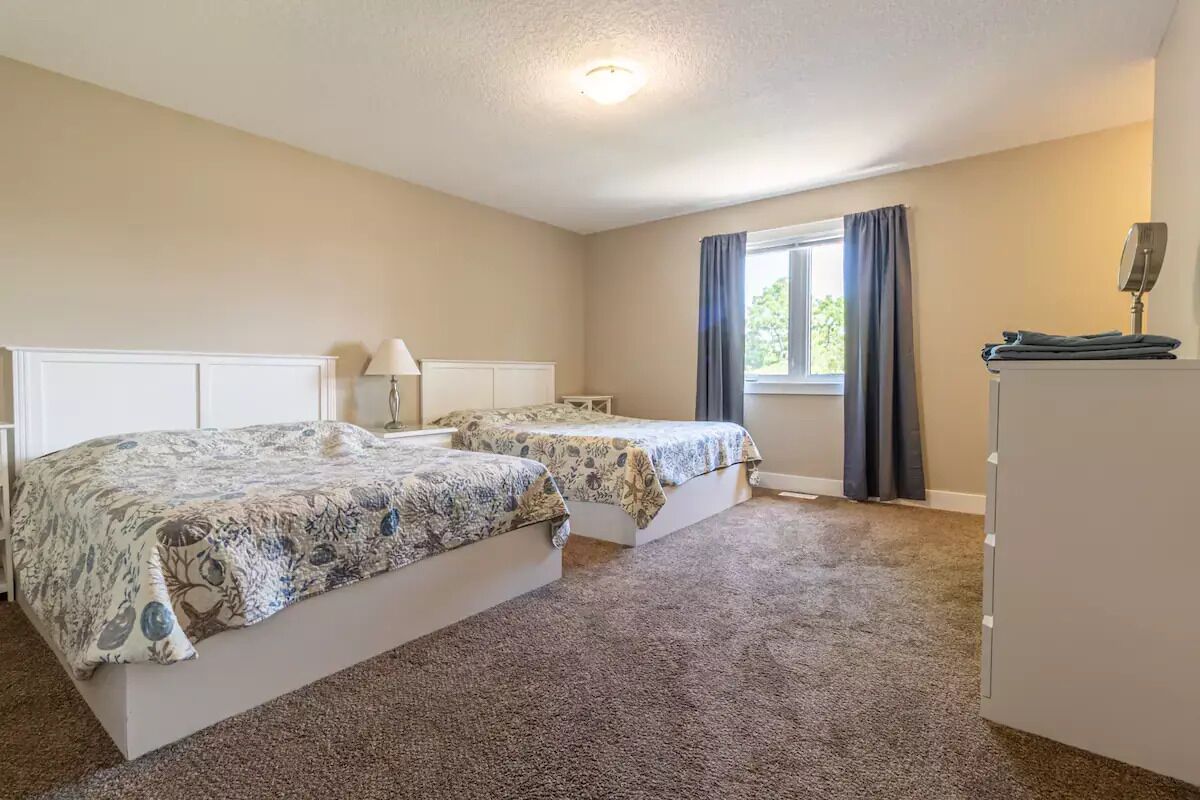 5 chambres, bureau, Wi-Fi gratuit, draps fournis
