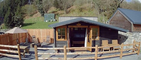 Cabin | Exterior