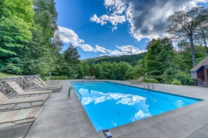 Opvarmet pool