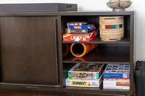 Miscellaneous - Historic Downtown Annapolis Gem Steps to USNA and Main St with Private Patio and Parking (Annapolis)