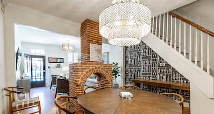 Historic Downtown Annapolis Gem Steps to USNA and Main St with Private Patio and Parking