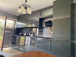 Dining tables - Hotel in Kutaisi Varlamishvili (Кутаиси)