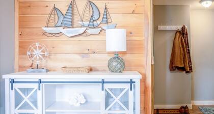 Free Breakfast_In Downtown_Main Street Apt A