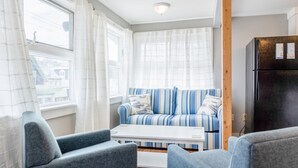 TV - Free Breakfast_In Downtown_Main Street Apt A (Bar Harbor)