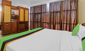 Quarto casal premium | Escrivaninha