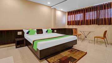 Habitación doble Deluxe | Escritorio