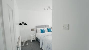 3 bedrooms, iron/ironing board, free WiFi, bed sheets