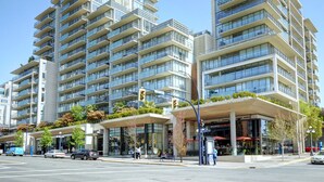 Exterior - Waterfalls Hotel Oasis Diamond at the Falls (Victoria)