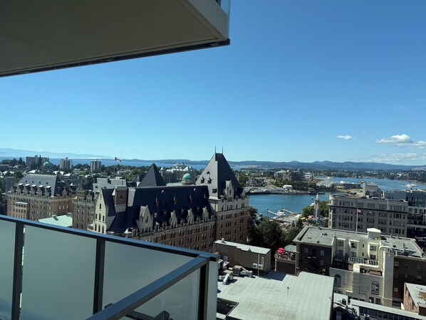 Property grounds - Waterfalls Hotel Oasis Diamond at the Falls (Victoria)