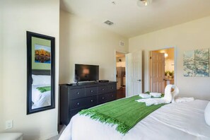 3 habitaciones, escritorio y cortinas blackout 