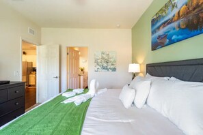 3 Schlafzimmer, Schreibtisch, Verdunkelungsvorhänge
