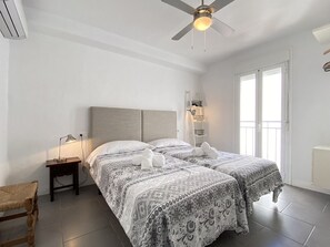 2 chambres, fer et planche à repasser, Wi-Fi gratuit, draps fournis